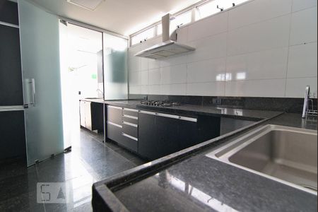 Apartamento à venda com 210m², 3 quartos e 3 vagasCozinha