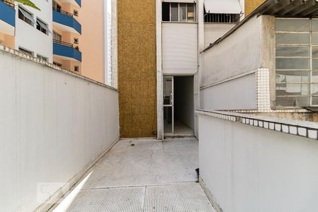 Varanda Sala/Quarto de kitnet/studio para alugar com 1 quarto, 32m² em Liberdade, São Paulo