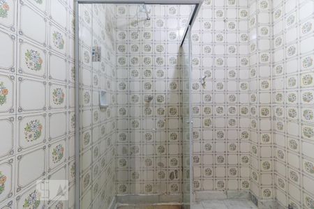 Banheiro de kitnet/studio para alugar com 1 quarto, 32m² em Liberdade, São Paulo