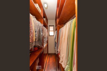 Apartamento à venda com 200m², 4 quartos e 3 vagasCloset da Suíte 1