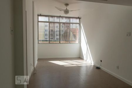 Sala  de apartamento à venda com 2 quartos, 60m² em Icaraí, Niterói
