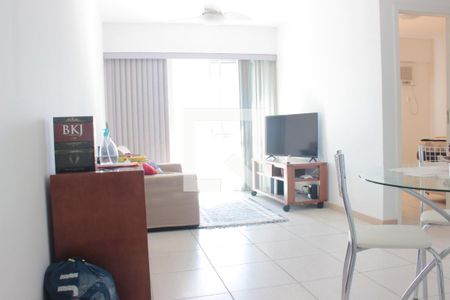Sala de apartamento para alugar com 2 quartos, 69m² em Camorim, Rio de Janeiro