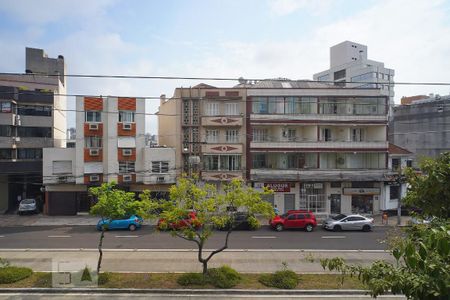 Sala - Vista de apartamento à venda com 3 quartos, 231m² em Petrópolis, Porto Alegre