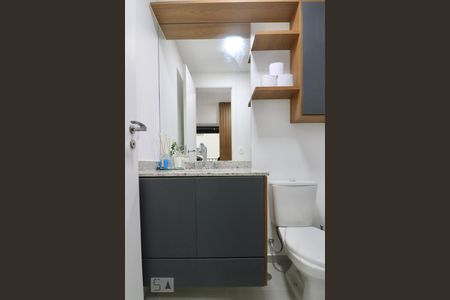 Banheiro de apartamento para alugar com 1 quarto, 23m² em Bela Vista, São Paulo