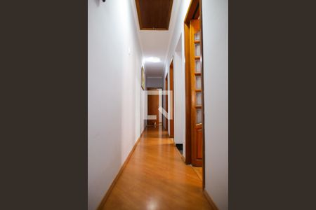 Casa à venda com 180m², 3 quartos e 2 vagas Casa à venda com 180m², 3 quartos e 2 vagasCorredor superior