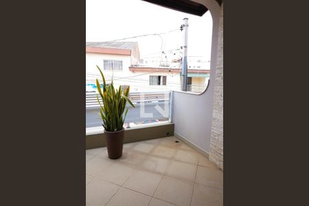 Casa à venda com 180m², 3 quartos e 2 vagas Casa à venda com 180m², 3 quartos e 2 vagasSuite Varanda