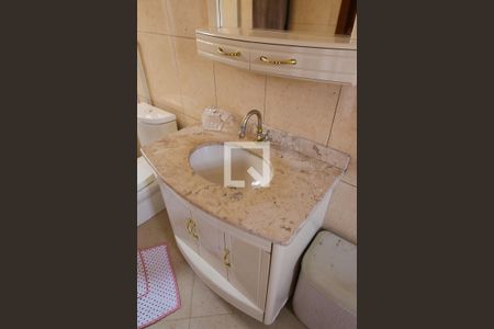 Casa à venda com 180m², 3 quartos e 2 vagas Casa à venda com 180m², 3 quartos e 2 vagasSuite Banheiro