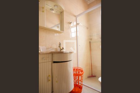 Casa à venda com 180m², 3 quartos e 2 vagas Casa à venda com 180m², 3 quartos e 2 vagasBanheiro 2