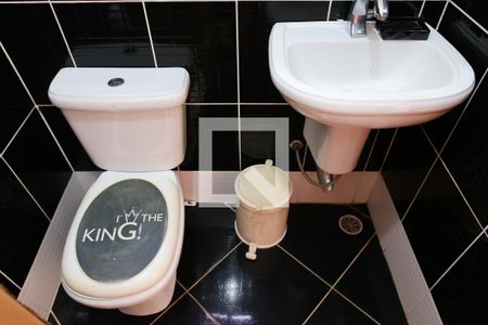 Casa à venda com 180m², 3 quartos e 2 vagas Casa à venda com 180m², 3 quartos e 2 vagasBanheiro 4