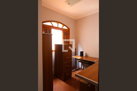 Casa à venda com 180m², 3 quartos e 2 vagas Casa à venda com 180m², 3 quartos e 2 vagasQuarto 2