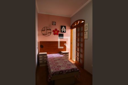 Casa à venda com 180m², 3 quartos e 2 vagas Casa à venda com 180m², 3 quartos e 2 vagasQuarto 4