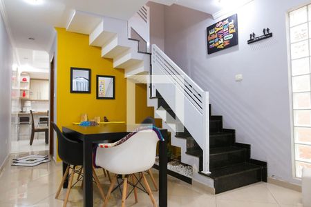 Casa à venda com 180m², 3 quartos e 2 vagas Casa à venda com 180m², 3 quartos e 2 vagasSala de Jantar