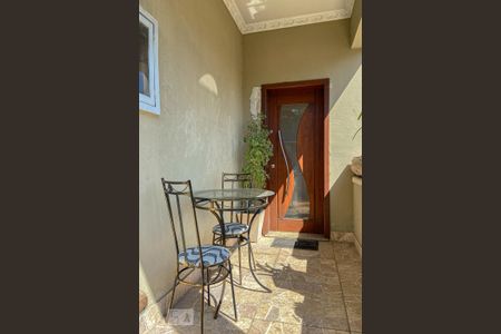 Casa à venda com 225m², 3 quartos e 5 vagasEntrada