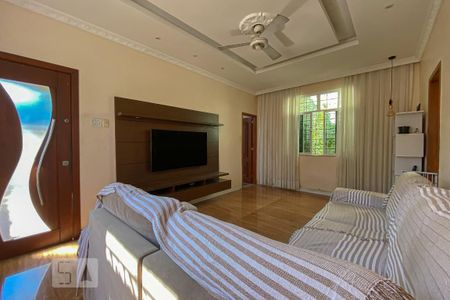 Sala de casa à venda com 3 quartos, 225m² em Olaria, Rio de Janeiro