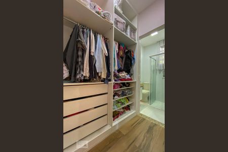 Casa à venda com 225m², 3 quartos e 5 vagasQuarto 1 - Closet