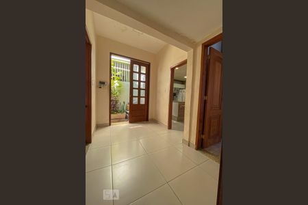 Casa à venda com 225m², 3 quartos e 5 vagasCorredor