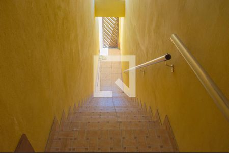 Casa para alugar com 80m², 2 quartos e sem vagaEscada de Entrada