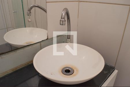 Casa para alugar com 80m², 2 quartos e sem vagaBanheiro - Torneira