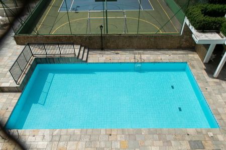 Apartamento à venda com 150m², 4 quartos e 3 vagasÁrea comum - Piscina