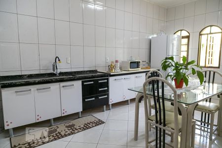 Casa à venda com 300m², 4 quartos e 5 vagasCozinha
