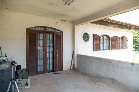 Casa à venda com 300m², 4 quartos e 5 vagas Casa à venda com 300m², 4 quartos e 5 vagasQuintal