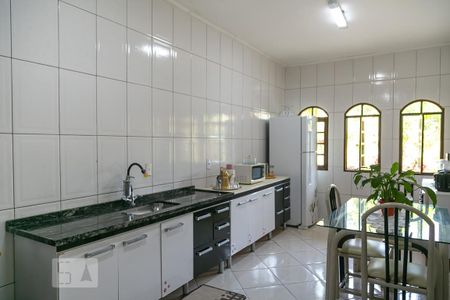 Casa à venda com 300m², 4 quartos e 5 vagasCozinha