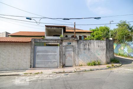 Casa à venda com 300m², 4 quartos e 5 vagas Casa à venda com 300m², 4 quartos e 5 vagasFachada