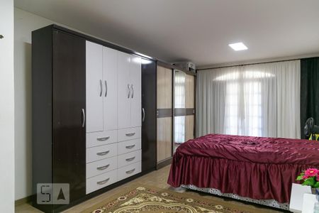 Casa à venda com 300m², 4 quartos e 5 vagas Casa à venda com 300m², 4 quartos e 5 vagasQuarto 4