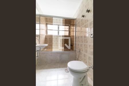 Apartamento para alugar com 130m², 3 quartos e 1 vaga Apartamento para alugar com 130m², 3 quartos e 1 vagaBanheiro da Suíte