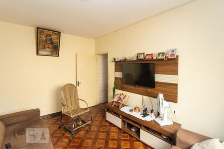 Sala de casa à venda com 6 quartos, 240m² em Vila Prudente, São Paulo