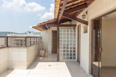 Apartamento à venda com 140m², 3 quartos e 1 vaga Apartamento à venda com 140m², 3 quartos e 1 vagaCobertura