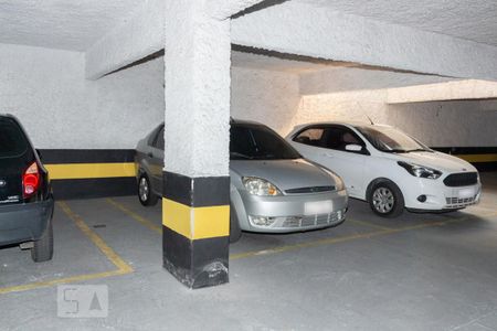 Apartamento à venda com 140m², 3 quartos e 1 vaga Apartamento à venda com 140m², 3 quartos e 1 vagaÁrea comum - garagem (vaga do apartamento)