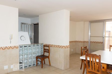 Apartamento à venda com 140m², 3 quartos e 1 vaga Apartamento à venda com 140m², 3 quartos e 1 vagaÁrea comum - salão de festas