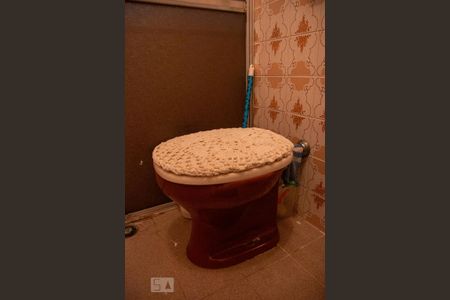 Casa à venda com 240m², 3 quartos e 5 vagasBanheiro 1