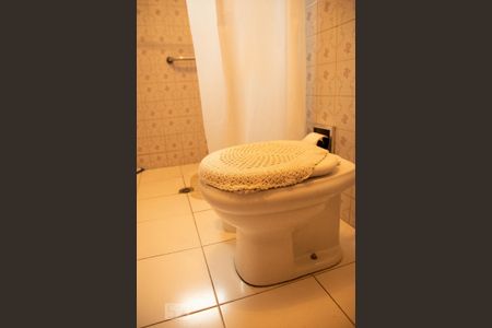 Casa à venda com 240m², 3 quartos e 5 vagasBanheiro do Quarto 1