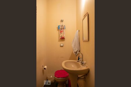 Casa à venda com 240m², 3 quartos e 5 vagasLavabo