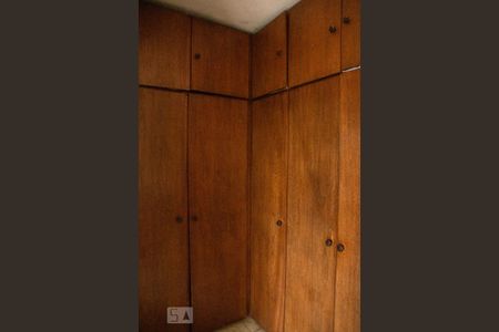 Casa à venda com 240m², 3 quartos e 5 vagasCloset do quarto