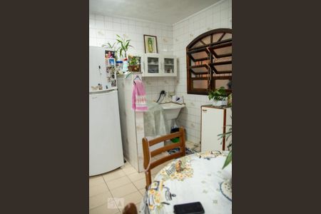 Casa à venda com 240m², 3 quartos e 5 vagasCozinha e Área de Serviço