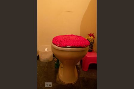 Casa à venda com 240m², 3 quartos e 5 vagasLavabo