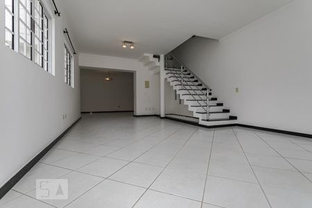 Sala de casa para alugar com 3 quartos, 250m² em Jardim Armênia, Mogi das Cruzes