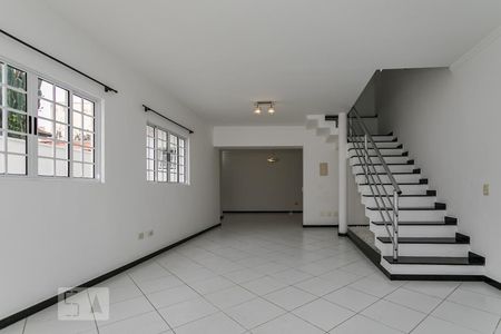 Sala de casa para alugar com 3 quartos, 250m² em Jardim Armênia, Mogi das Cruzes
