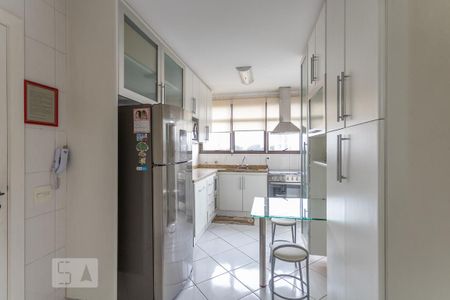 Apartamento à venda com 93m², 2 quartos e 3 vagas Apartamento à venda com 93m², 2 quartos e 3 vagasCozinha
