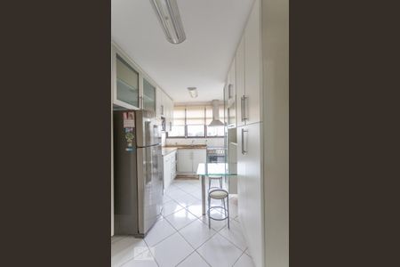 Apartamento à venda com 93m², 2 quartos e 3 vagas Apartamento à venda com 93m², 2 quartos e 3 vagasCozinha