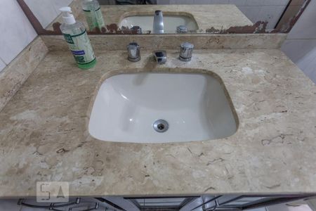 Apartamento à venda com 93m², 2 quartos e 3 vagas Apartamento à venda com 93m², 2 quartos e 3 vagasBanheiro Suíte