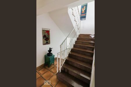 Casa à venda com 380m², 3 quartos e 5 vagasEscada Acesso Quartos