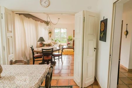 Casa à venda com 380m², 3 quartos e 5 vagas Salas 