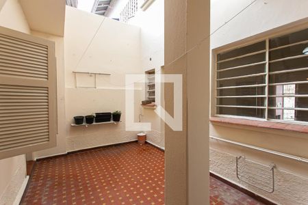 Casa à venda com 140m², 2 quartos e 2 vagasQuintal