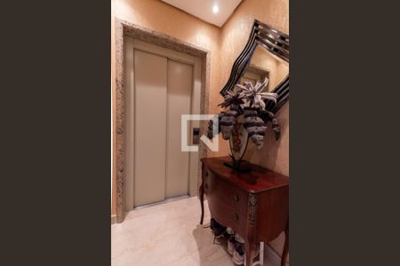 Apartamento à venda com 308m², 5 quartos e 5 vagasHall de entrada