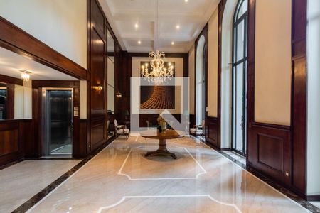 Apartamento à venda com 308m², 5 quartos e 5 vagasSalão