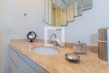 Apartamento à venda com 308m², 5 quartos e 5 vagasSuíte 1 - banheiro 2